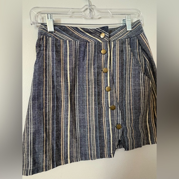 Striped Button-Front Mini Skirt - Picture 3 of 4